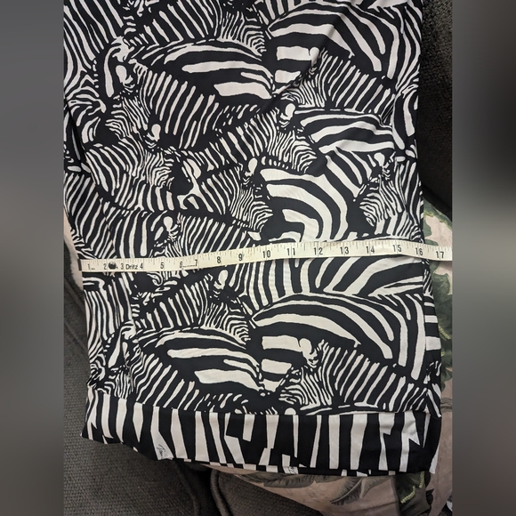 Trina Turk Tanzania Zebra Tunic - Picture 7 of 8